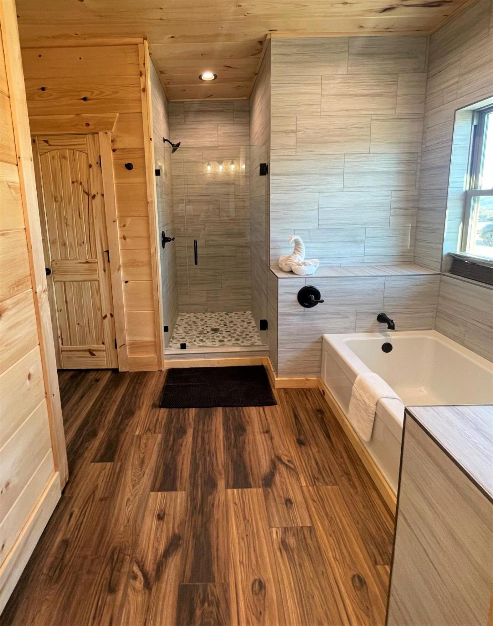 Big Pine - Mtn Top Luxe W/ Private Pool, Hot Tub, Pool Table Waldens Creek 部屋 写真
